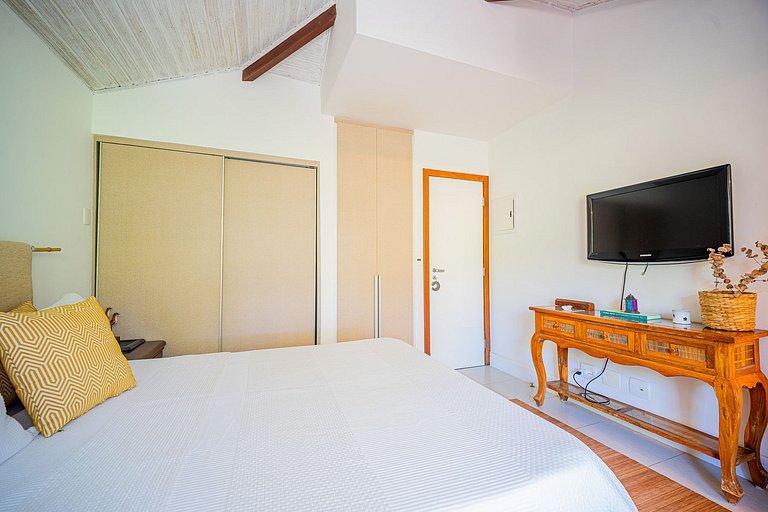 BZ13 - ¡Casa con 4 suites y área gourmet privada!