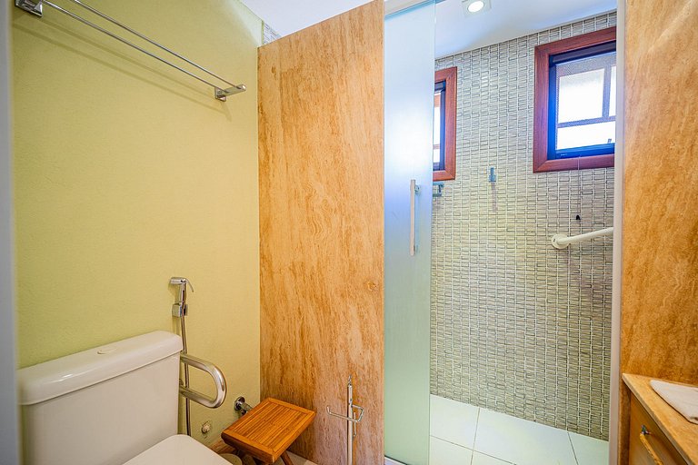 BZ13 Casa con 5 habitaciones y área gourmet privada