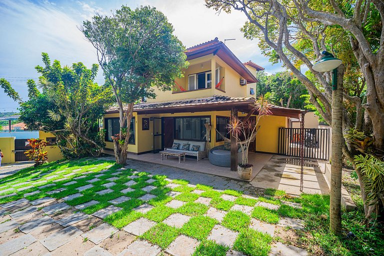 600m from Orla Bardot! Beautiful house with 4 suites.