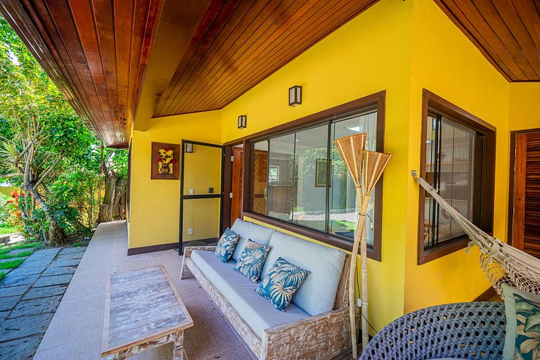 600m from Orla Bardot! Beautiful house with 4 suites.