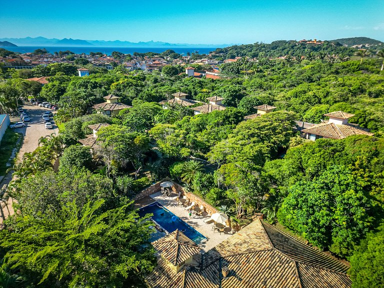 600m from Orla Bardot! Beautiful house with 4 suites.