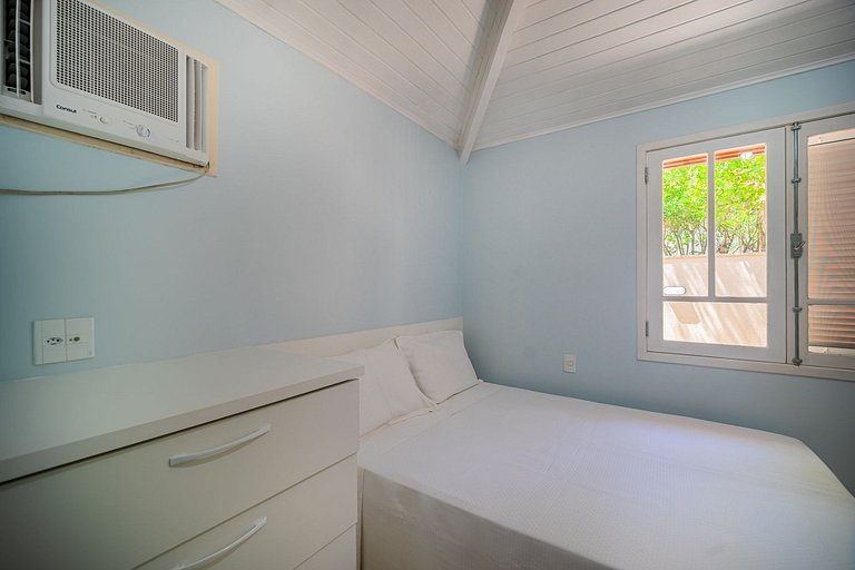 600m from Orla Bardot! Beautiful house with 4 suites.