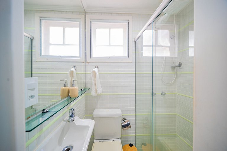 600m da Orla Bardot! Linda casa 4 suítes