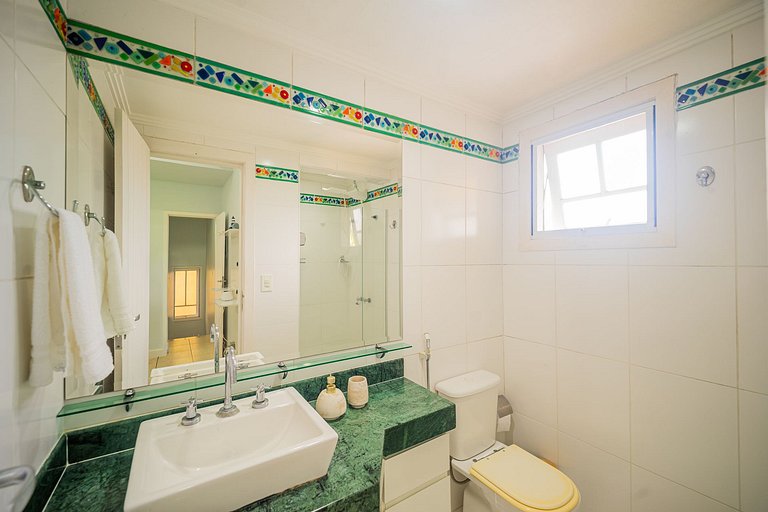 600m from Orla Bardot! Beautiful house with 4 suites.