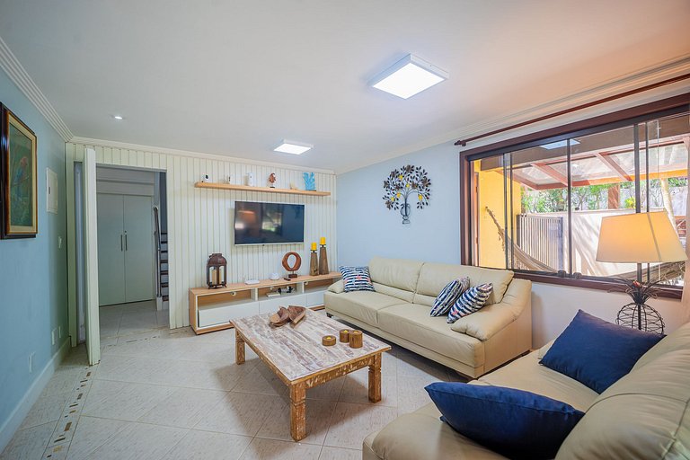 600m from Orla Bardot! Beautiful house with 4 suites.