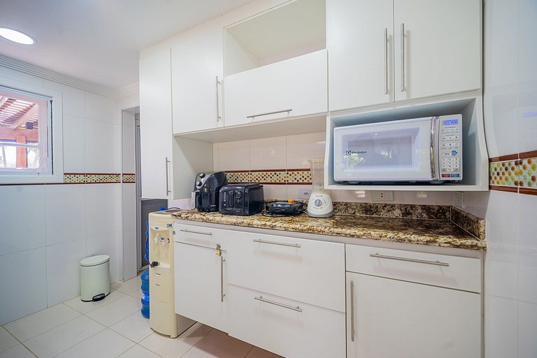 600m from Orla Bardot! Beautiful house with 4 suites.