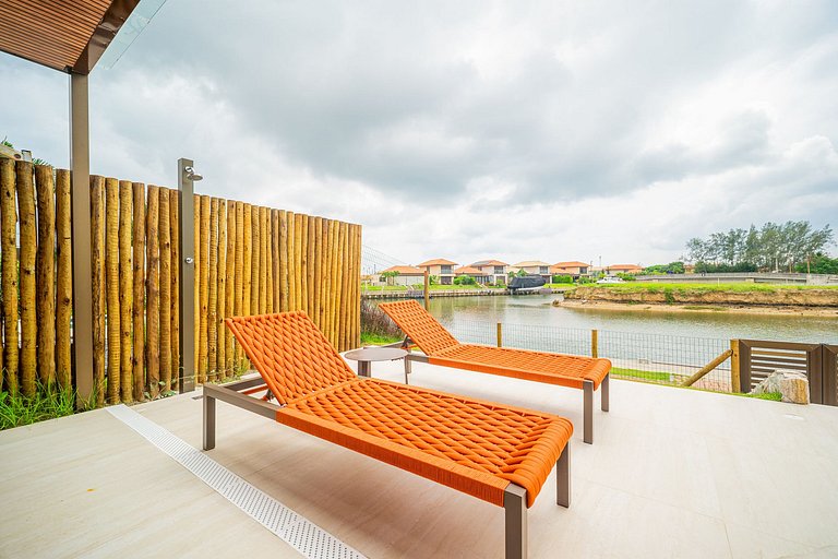 Bz53 House with pool in front of the Canal - Arete