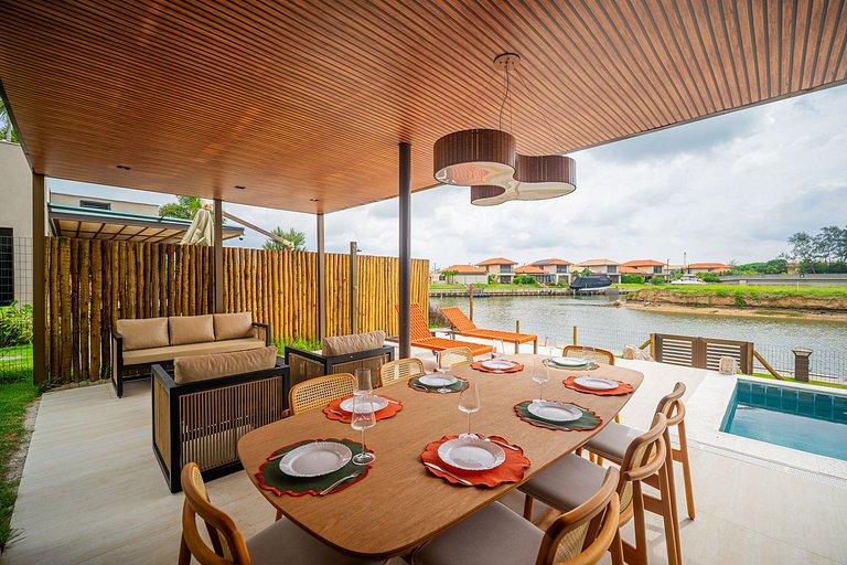 Bz53 House with pool in front of the Canal - Arete