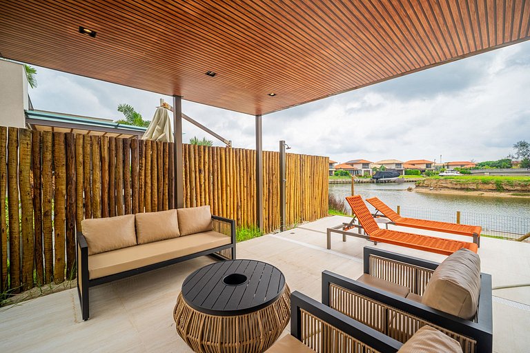 Bz53 House with pool in front of the Canal - Arete