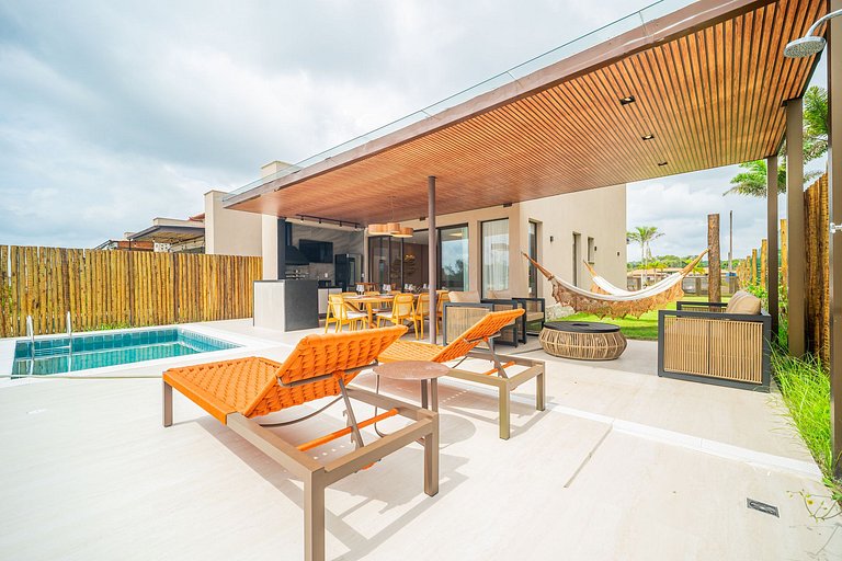 Bz53 House with pool in front of the Canal - Arete