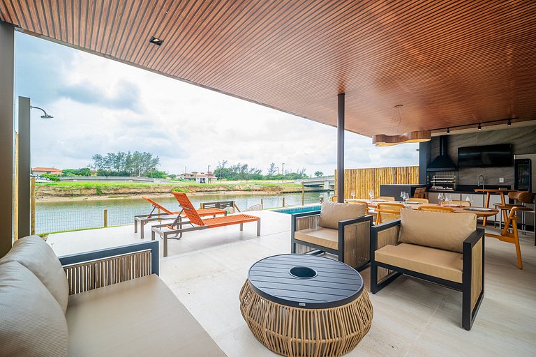 Bz53 House with pool in front of the Canal - Arete