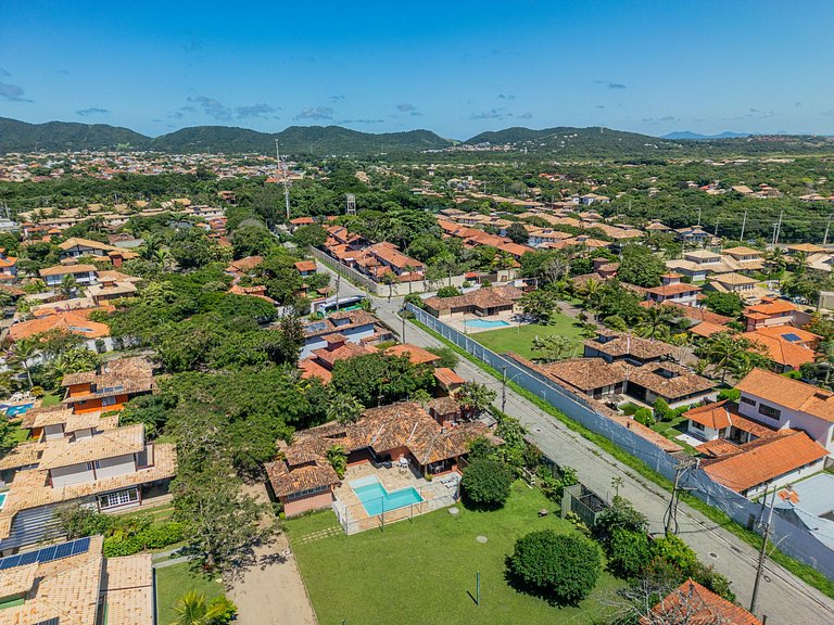 BZ102 Casa com 4 suítes 150 metros da Praia!