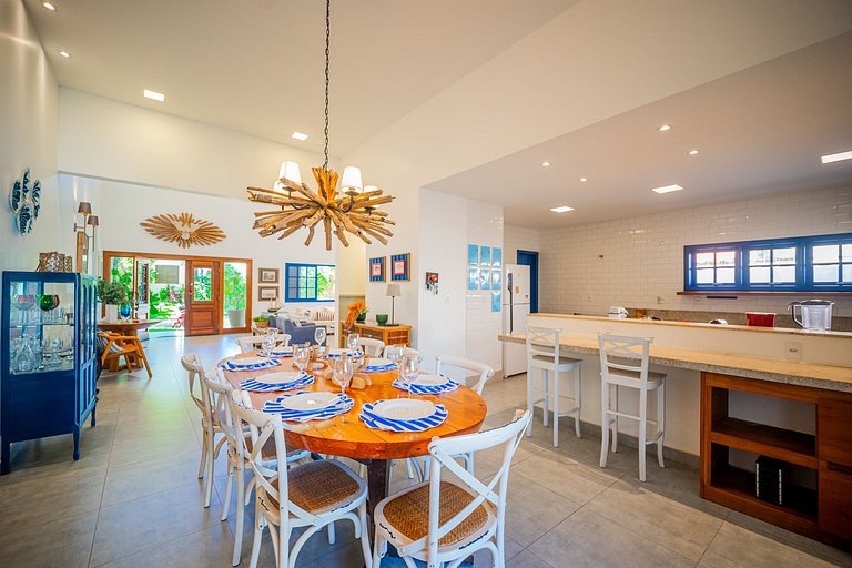 BZ102 House with 4 suites 150 meters from the beach!