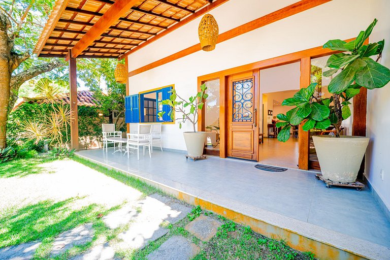 BZ102 House with 4 suites 150 meters from the beach!