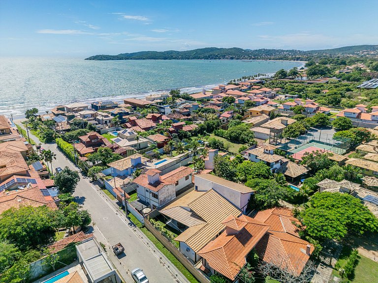 BZ102 Casa com 4 suítes 150 metros da Praia!