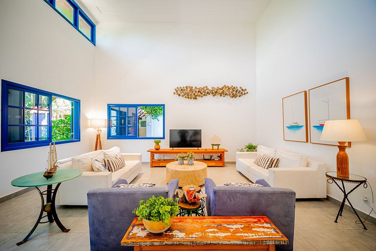 BZ102 House with 4 suites 150 meters from the beach!