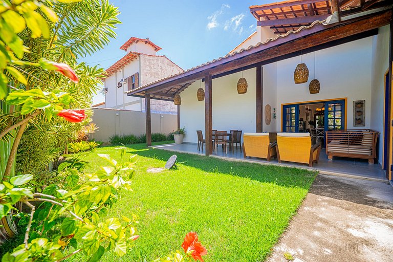 BZ102 House with 4 suites 150 meters from the beach!