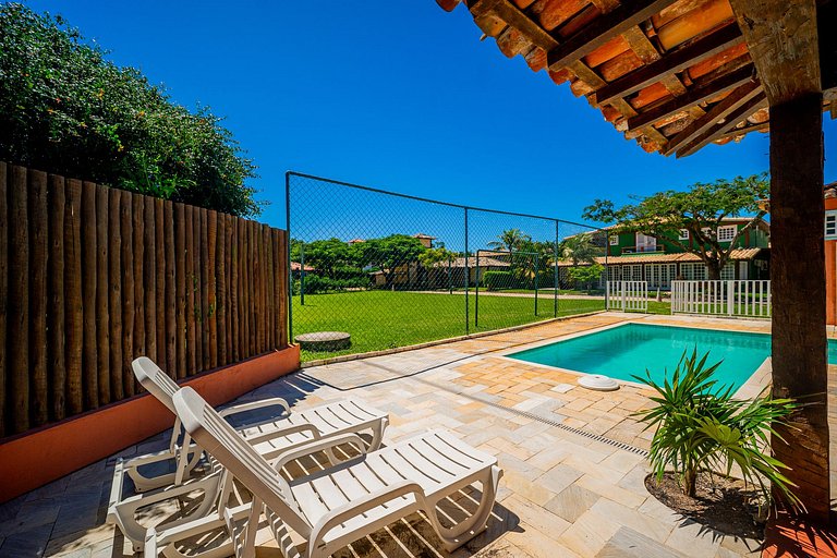 BZ102 Casa com 5 quartos 150 metros da Praia!