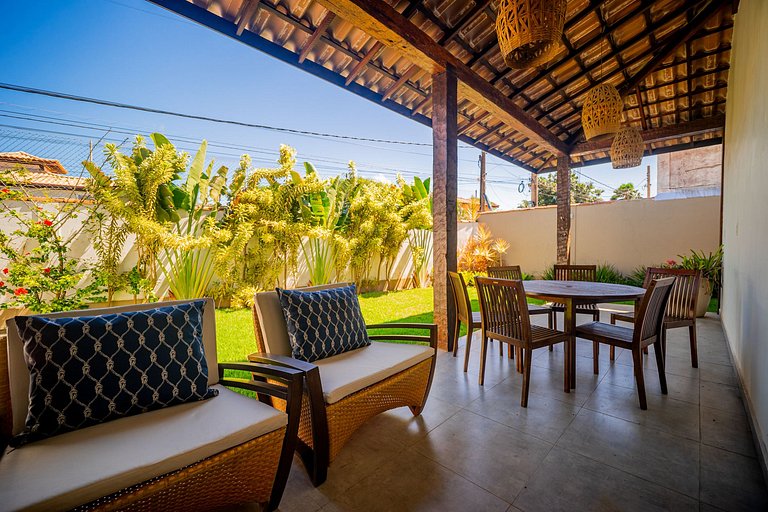 BZ102 Casa com 5 quartos 150 metros da Praia!
