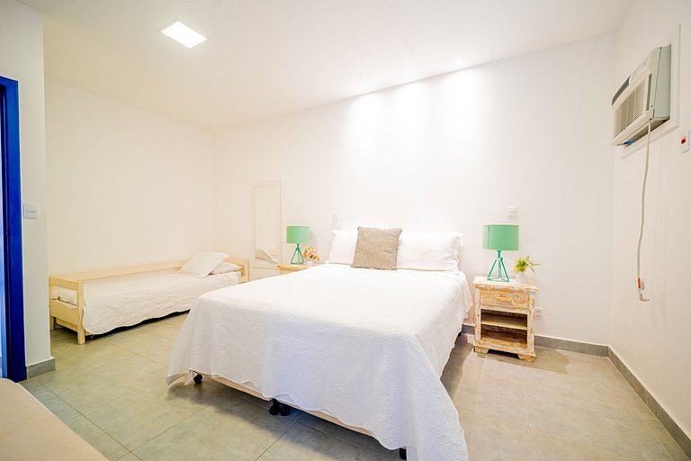 BZ102 Casa con 4 suites a 150 metros de la playa