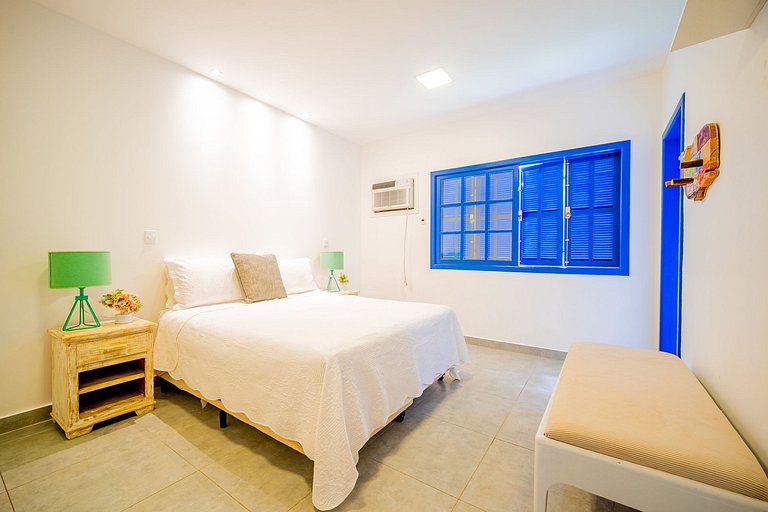 BZ102 Casa com 4 suítes 150 metros da Praia!