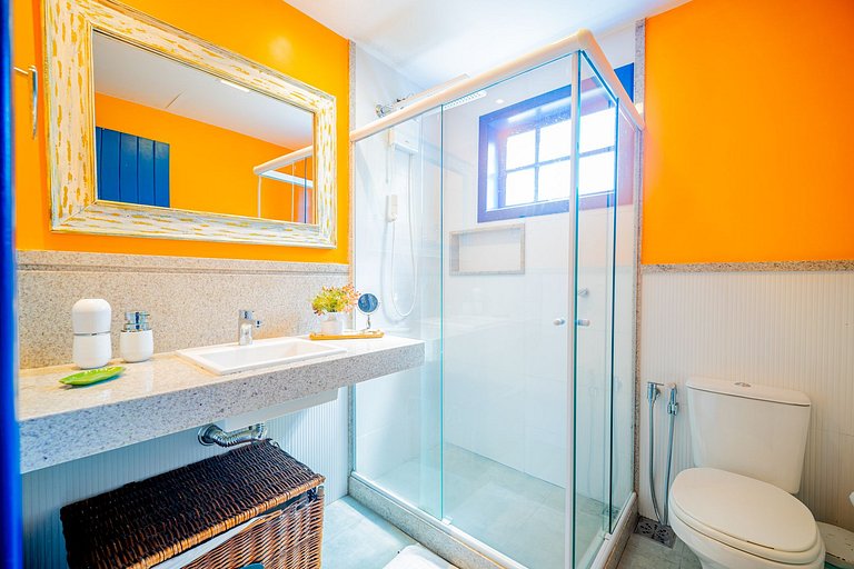 BZ102 Casa com 4 suítes 150 metros da Praia!