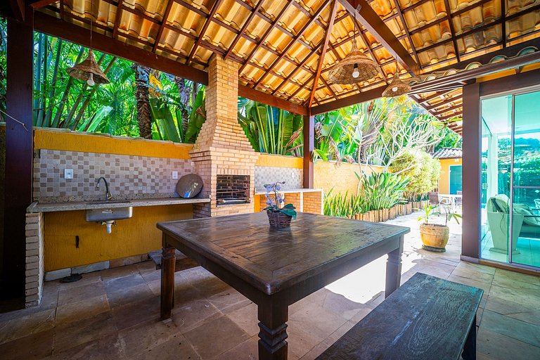 BZ23 House with 5 suites, 600 meters from Rua das Pedras