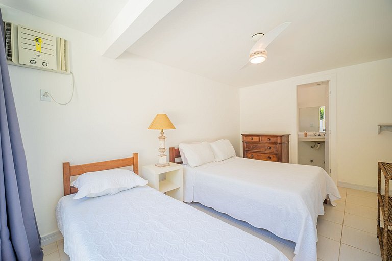 BZ23 House with 5 suites, 600 meters from Rua das Pedras