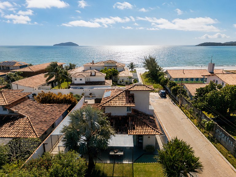 Bz04 a 30 pasos de la playa! Hermosa casa con piscina!