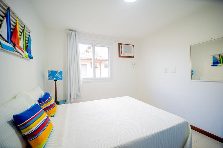 300m da Praia, casa 4 suítes, churrasqueira em Condomínio.