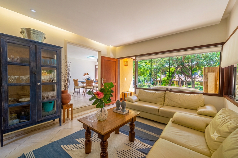 Center 600m from Rua das Pedras! House with 5 suites Bz86