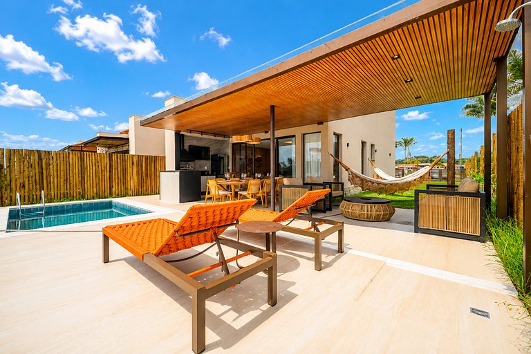 Bz53 House with pool in front of the Canal - Arete