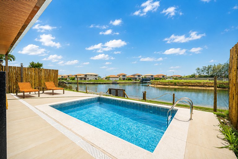 Bz53 House with pool in front of the Canal - Arete
