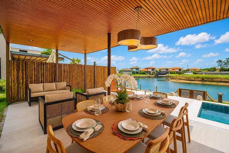 Bz53 House with pool in front of the Canal - Arete