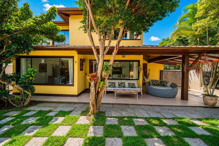 BZ104 a 600 metros de la Orla Bardot! Hermosa casa con 4 sui