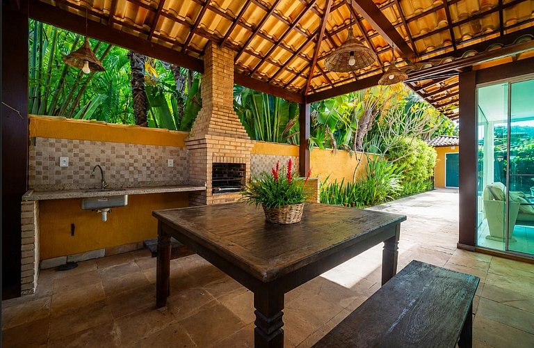 BZ23 House with 5 suites, 600 meters from Rua das Pedras