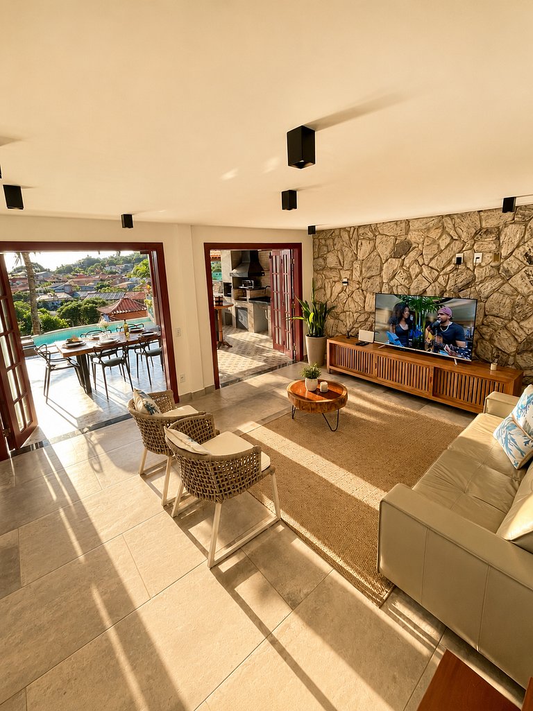 House with Pool and Beach View Praia da Armação BZ107