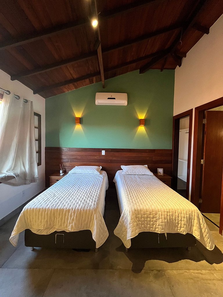 Casa con piscina y vista a la playa de Armação BZ107