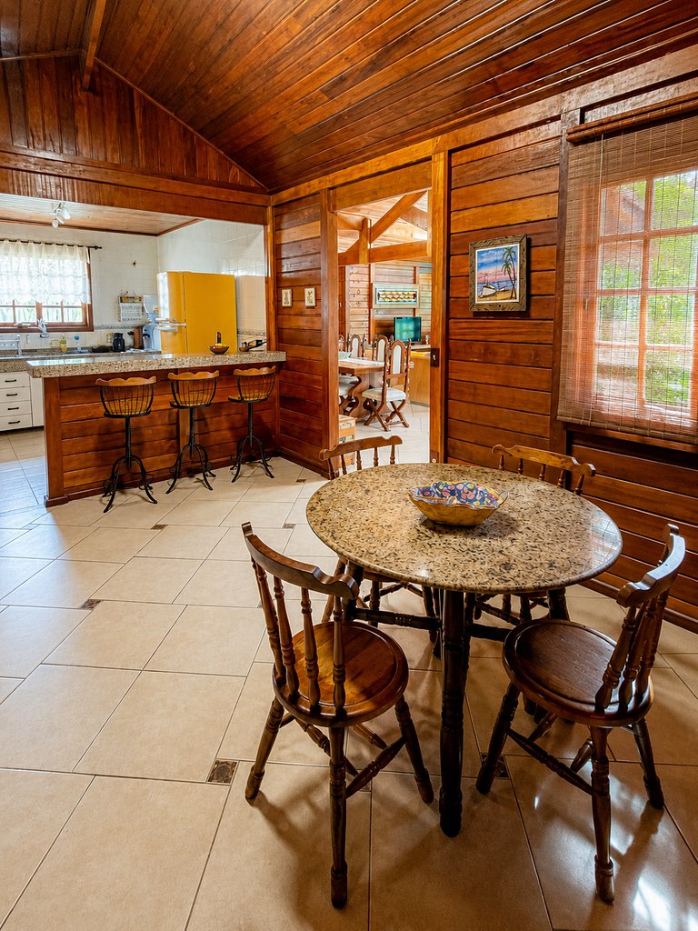 Casa c/ Piscina e Sauna! 300m da Praia