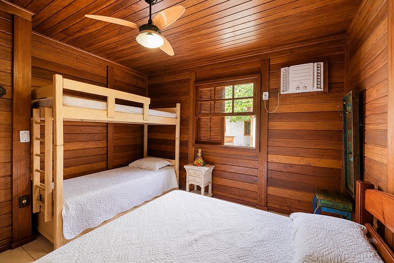Casa c/ Piscina e Sauna! 300m da Praia