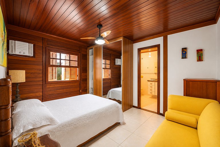 House with pool and priv sauna 300m from the beach