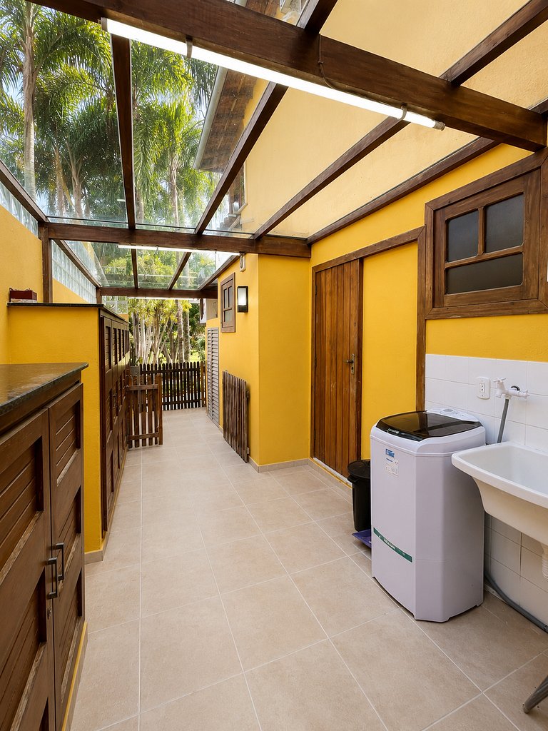 BZ62 Center! Large house, 5 suites and gourmet area