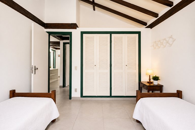 Bz39 House with private pool 300m from the beach!