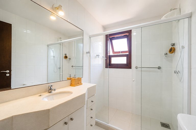 Casa c/ piscina e sauna privativa em Geribá Bz101