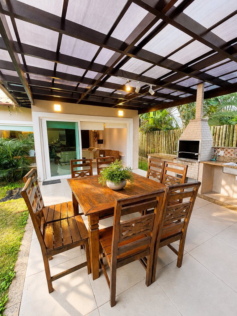 Casa con piscina privada cerca de la Rua das Pedras BZ22