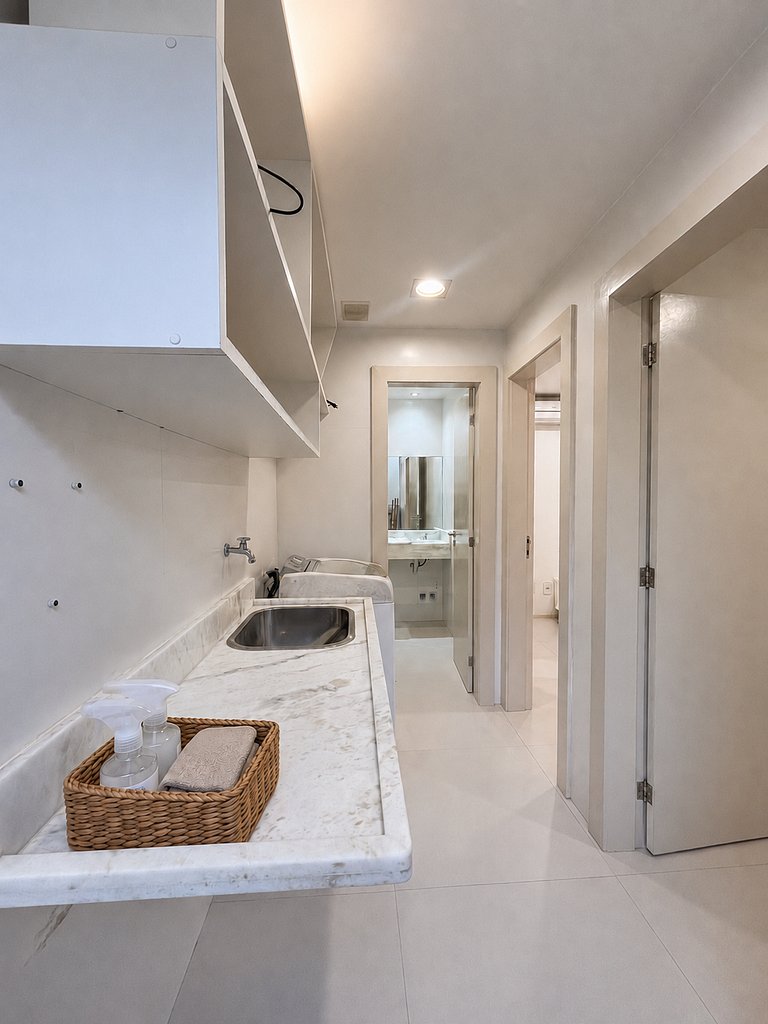 Piscina Privativa/ Centro/ 6 Quartos/ Churrasqueira - BZ22