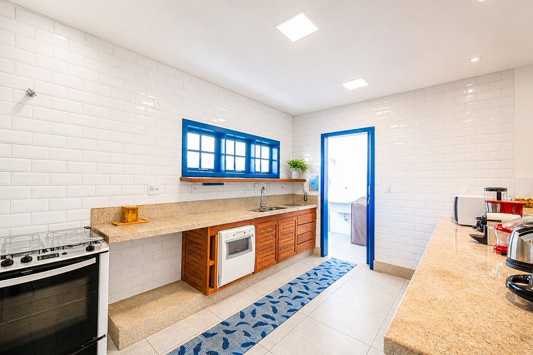 Casa com 5 quartos 150 metros da Praia BZ102