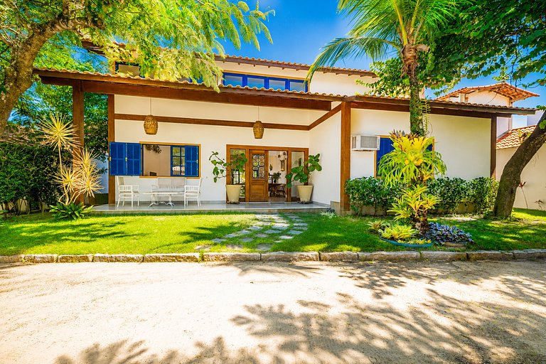 Casa com 5 quartos 150 metros da Praia BZ102