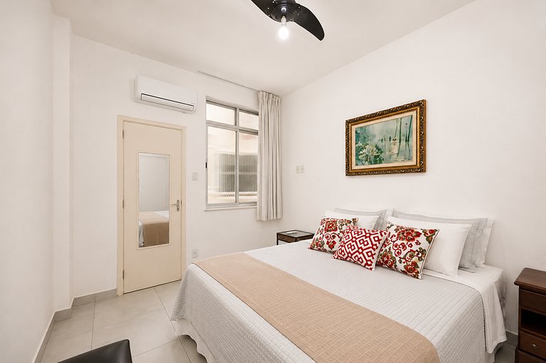 RJ02 Ipanema apartment with 2 bedrooms 350 meters from the b