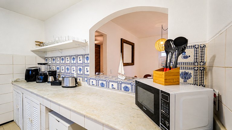Beachfront House | 3 Bedrooms + Barbecue Grill BZ31